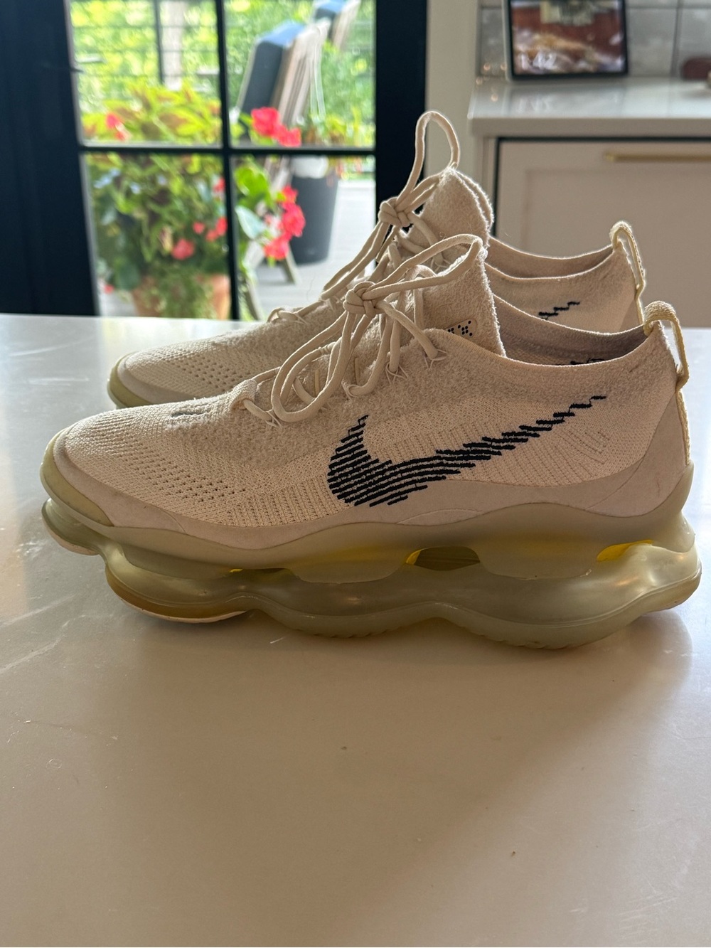 Nike Men’s Cream vapor max Flyknit Sneakers with Black Swoosh and Yellow Sole